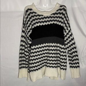 Aerie Black and Cream Zigzag Sweater